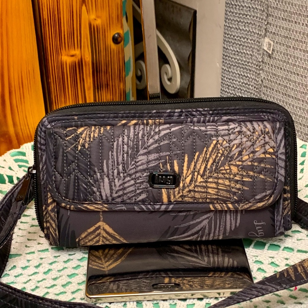 LUG  WOC (wallet on a chain)